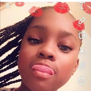 Meet your Posher, Latisha